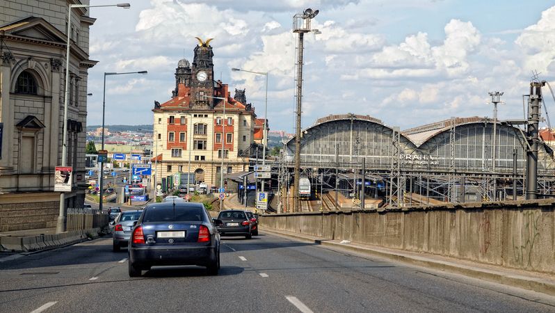 Aktivisté v Praze bojují za 30 km/h blokováním aut. Máte smůlu, vzkázal řidičům magistrát
