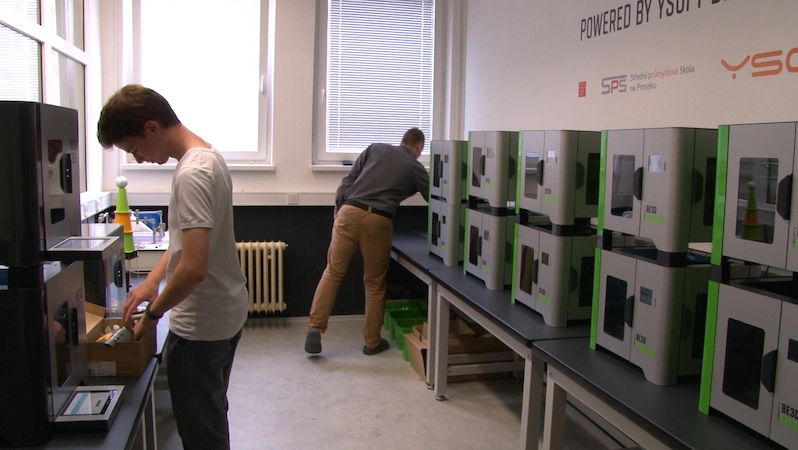 Střední průmyslová škola na Proseku má učebnu hned s několika 3D tiskárnami