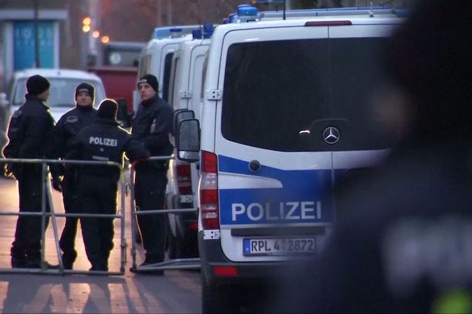 BEZ KOMENTÁŘE: Při razii v Hesensku zadržela německá policie podezřelého Tunisana