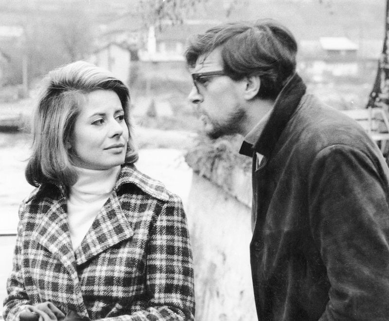 Jako Lenku z filmu Flirt se slečnou Stříbrnou z roku 1969 (na horním snímku s Janem Kačerem) si ji pamatují mnozí. „Role lehce cynických žen jsem hrála ráda,“ říká.