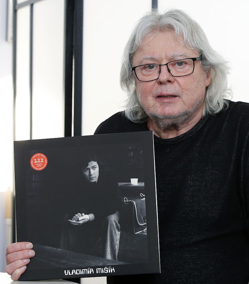 V únoru vyšla Mišíkova výroční edice jeho bezejmenného alba z roku  1976.