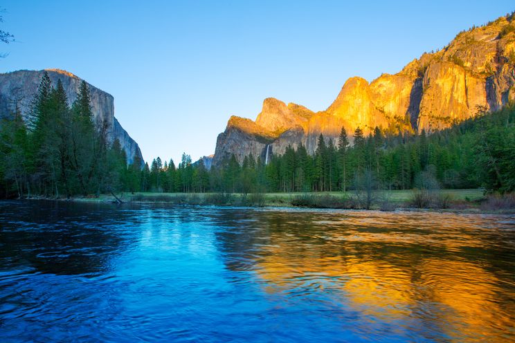 Yosemitský národní park je asi nejslavnější přírodní skvost státu Kalifornie.