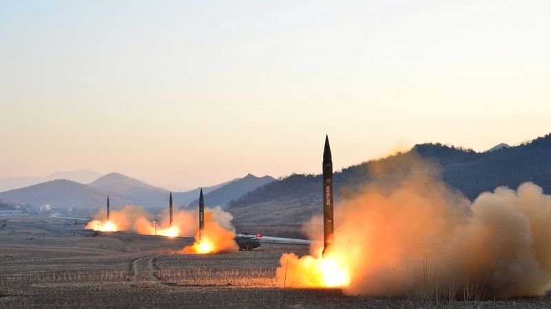 Archivní snímek startu severokorejských raket