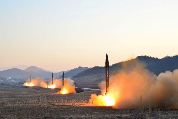 Archivní snímek startu severokorejských raket