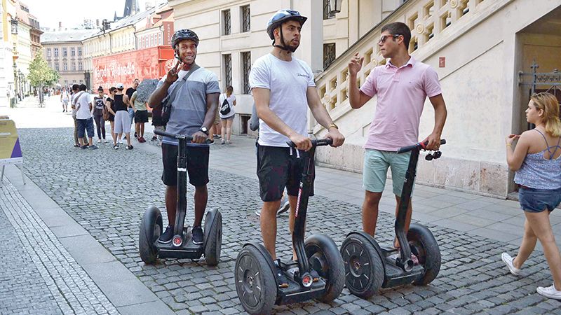Zákaz vozítek Segway v Praze platí, potvrdil ÚS