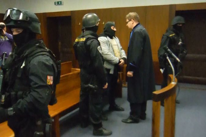 BEZ KOMENTÁŘE: Roman Dolíhal s komplici u Vrchního soudu v Olomouci