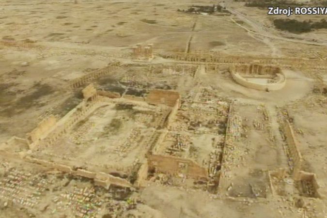 BEZ KOMENTÁŘE: Letecké záběry osvobozené Palmýry