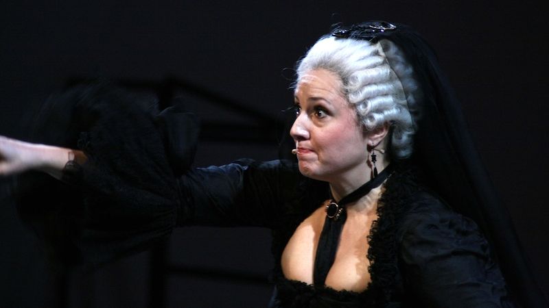 Zuzana Mauréry jako Marie Terezie ve vídeňském představení.