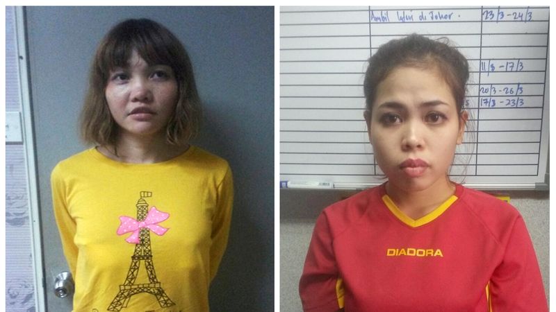 Obviněné 28letá Vietnamka Doan Thi Huong (vlevo) a 25letá Indonésanka Siti Aisyahová
