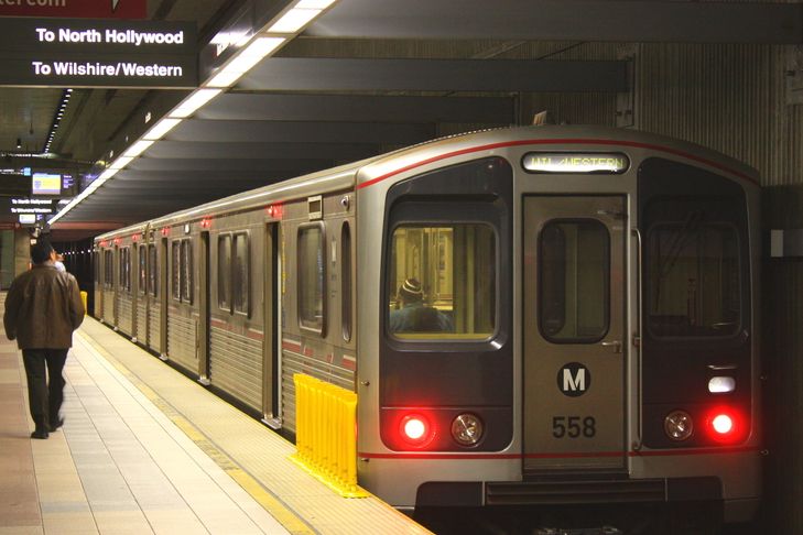 Klasický vůz losangeleského metra ve stanici Union Station.