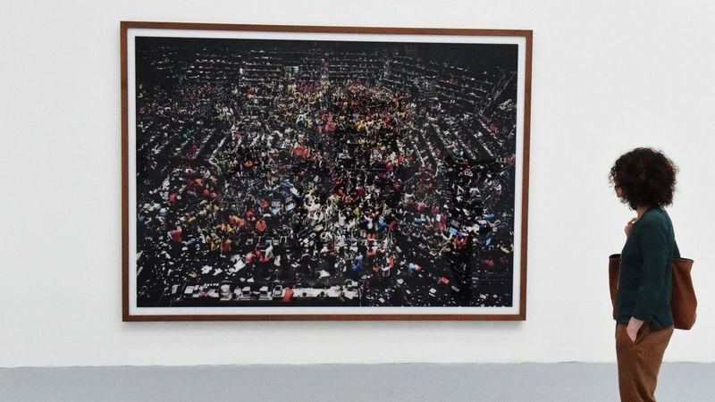 Andreas Gursky: Chicago, burza III (1999-2009), k vidění na letošním Benátském bienále do 22. listopadu.