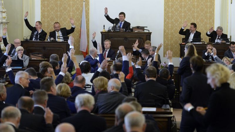 Schůze Sněmovny k těžbě lithia 