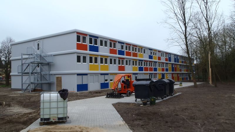 Ubytovna pro přistěhovalce u Berlína postavená z kontejnerů české výroby
