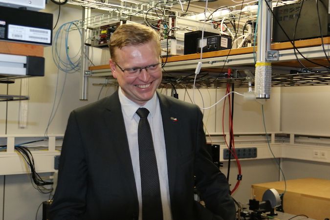 Snímek z návštěvy vicepremiéra pro vědu Pavla Bělobrádka (KDU-ČSL)