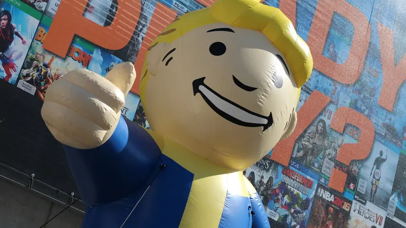V Plzni ukradli obřího nafukovacího paňďuláka i s kompresore