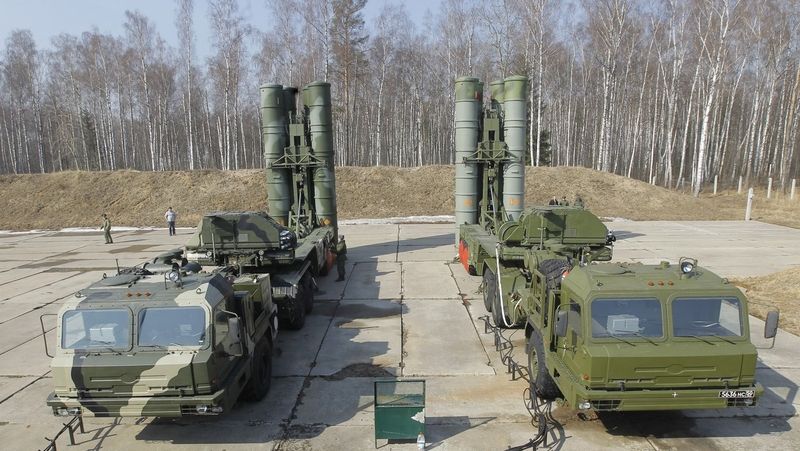 Ruská protivzdušná obrana pod tlakem. Systémy se přesouvají z Krymu k Bělgorodu