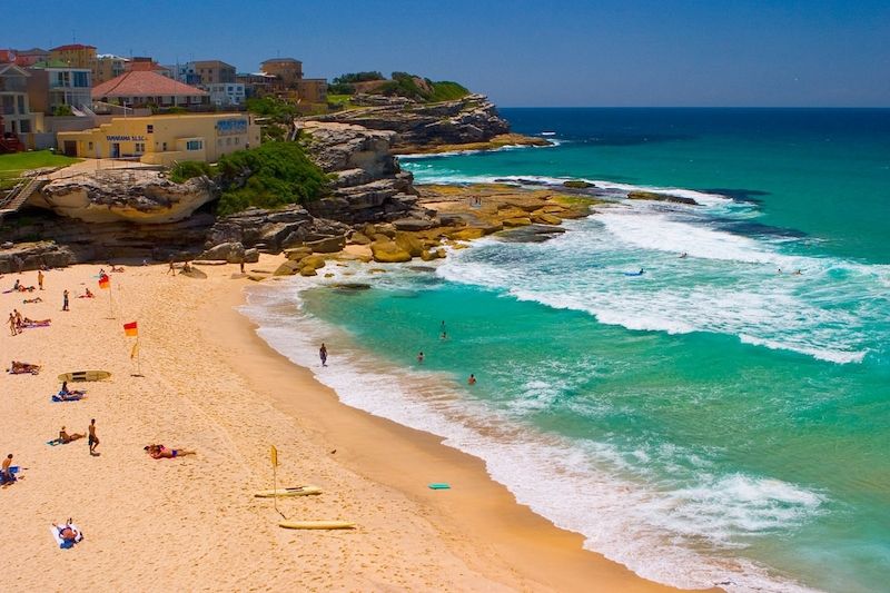 Nejslavnější pláží Sydney je Bondi Beach. 