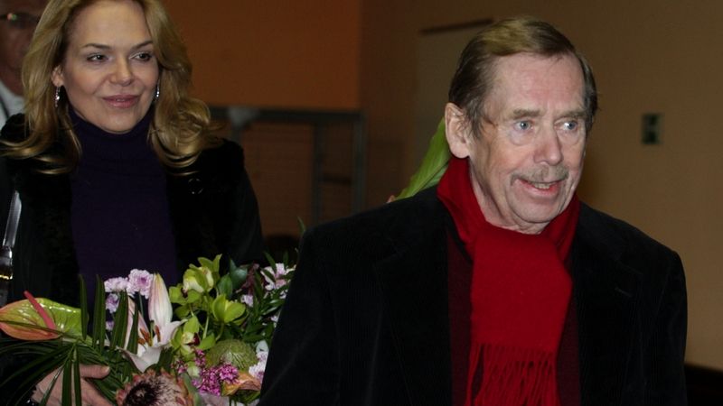 Václav Havel opouští nemocnici.
