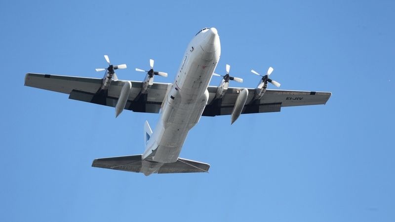 Nákladní Hercules C-130 havaroval v horské oblasti na východě Alžírska.