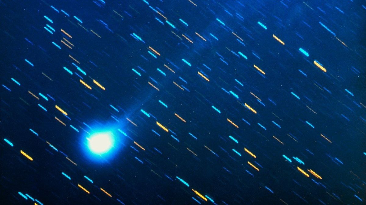 Kometa Swift-Tuttle, jak byla zachycená v roce 1992.