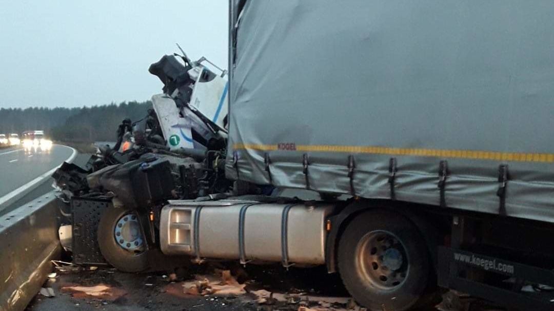Nehoda kamionů na D5.