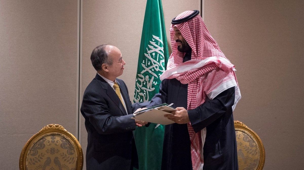 Prezident Softbank Masajoši Son a saúdskoarabský korunní princ Muhammad bin Salmán.