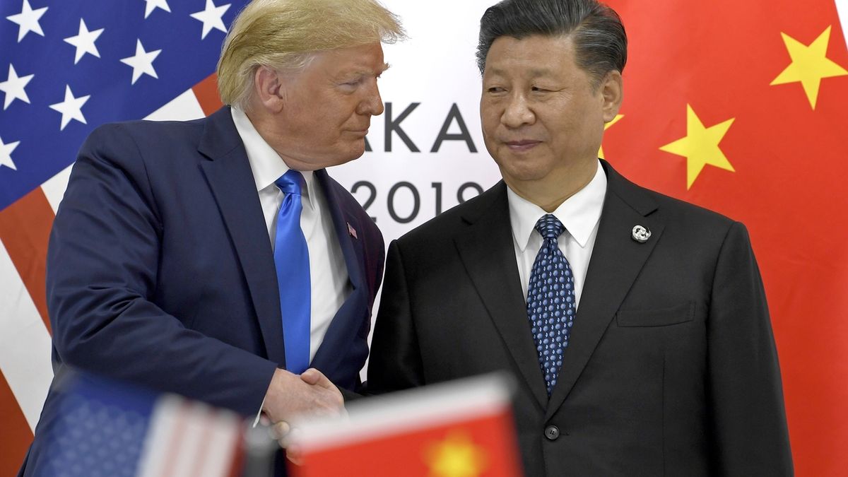 Investory znepokojuje také eskalace obchodní války mezi USA a Čínou