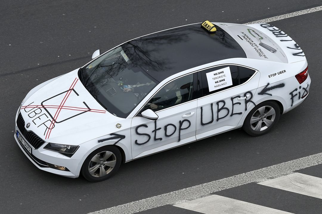 Protest taxikářů proti Uberu v Praze