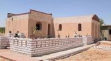 Egyptská inženýrka staví domy z dusané hlíny. Jsou ekologické a dobře izolují