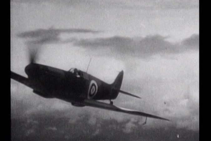 BEZ KOMENTÁŘE: Stíhací letouny Spitfire na dobových záběrech z let 1938 - 1940