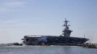 Pokoušejí se skočit přes palubu. Posádka lodi USS Abraham Lincoln na Blízkém východě je na pokraji zhroucení