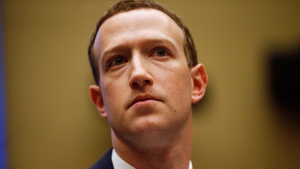 Šéf Facebooku Mark Zuckerberg při středečním slyšení v americkém Kongresu.