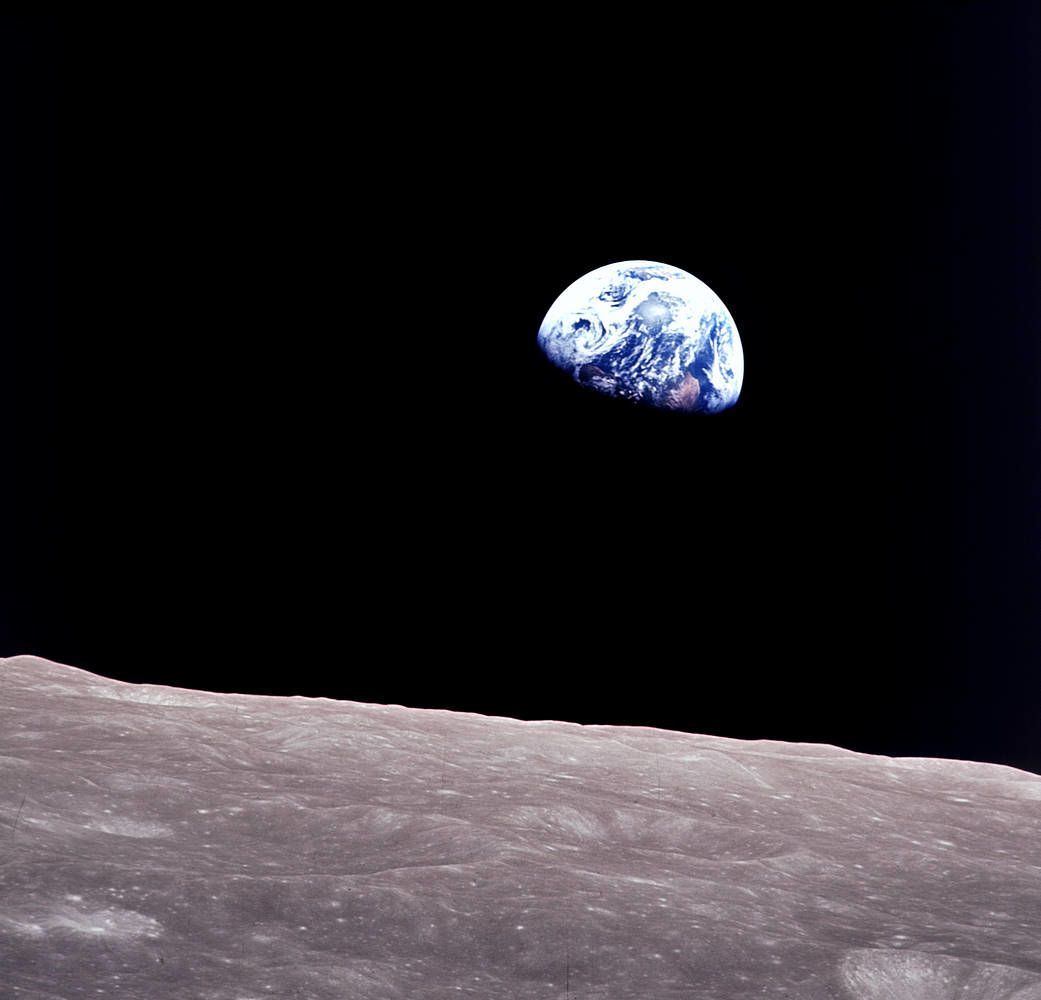Oceňovaný snímek Východ Země, který pořídila posádka Apolla 8.