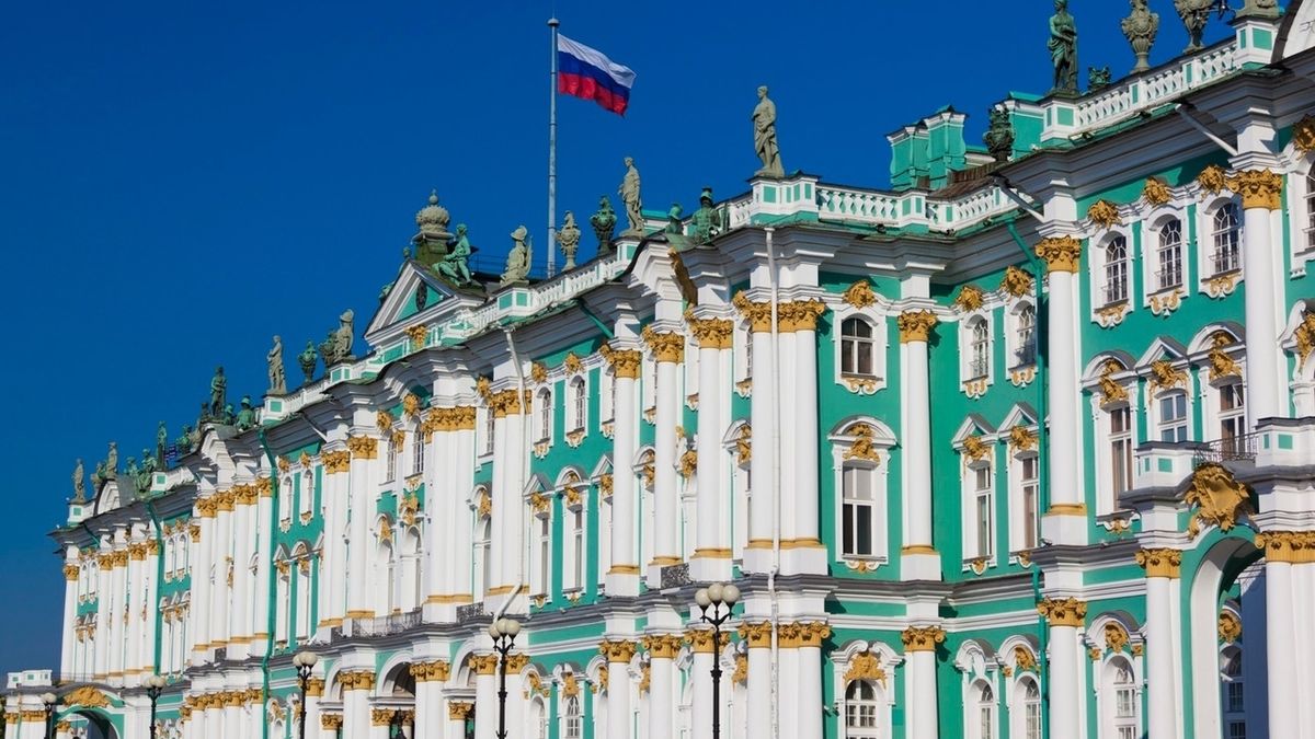 Zimní palác v Petrohradě. Ilustrační foto