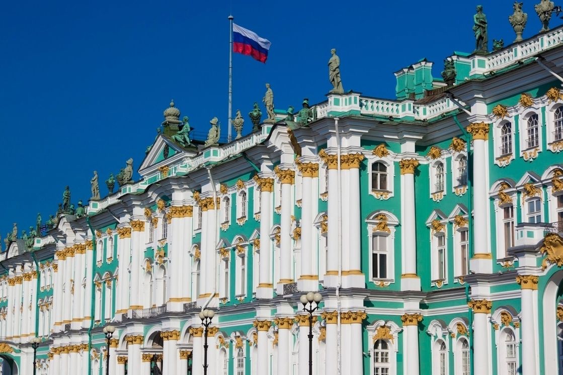 Zimní palác, který je součástí muzea Ermitáž v Petrohradě. Ilustrační foto