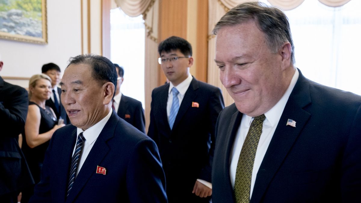 Americký ministr zahraničí Mike Pompeo a bývalý šéf severokorejské tajné služby Kim Jong-čchol 