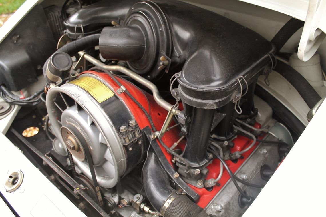 Při generální opravě v 80. letech se sem nastěhoval blok motoru z RS modelového roku 1974.