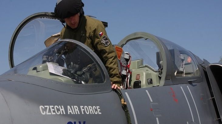 Česká armáda zajistí letecký výcvik osmi ukrajinských pilotů