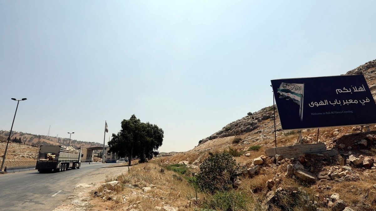 Kamióny z Turecka míří k přechodu Báb al-Hava