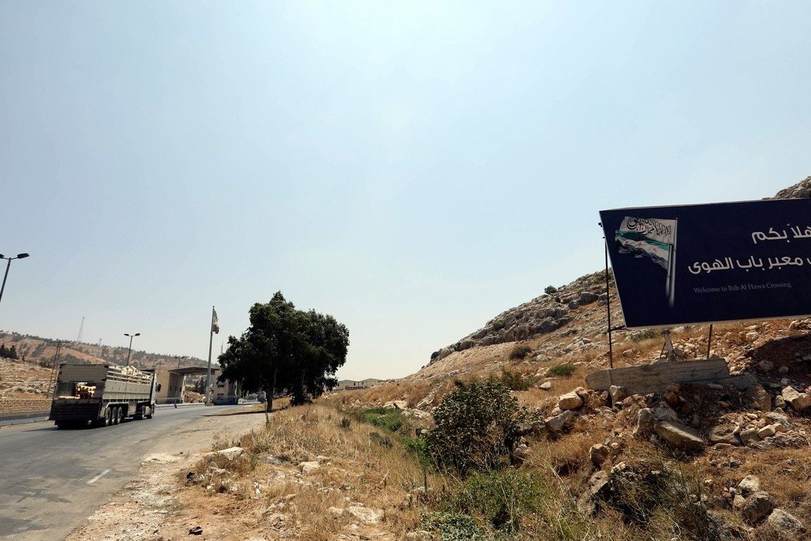 Kamióny z Turecka míří k přechodu Báb al-Hava