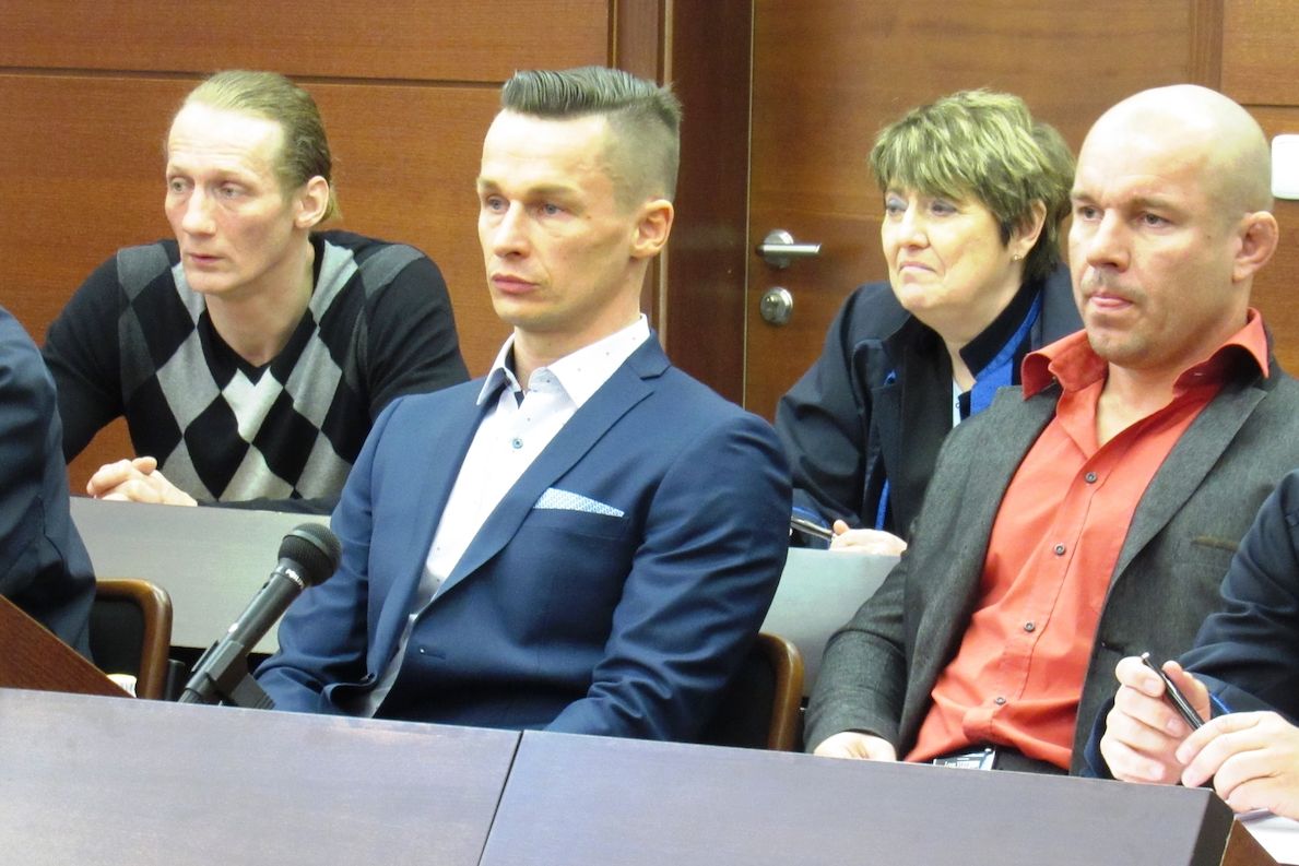 Dva z hlavních obžalovaných, vpravo Pavel malý, vedle něj Vladimír Stratil. Oběma hrozí 13 let vězení, rozsudek padne v úterý.