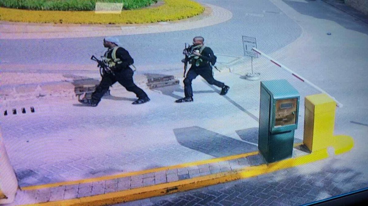 Bezpečnostní kamera zachytila útočníky před hotelem v Nairobi