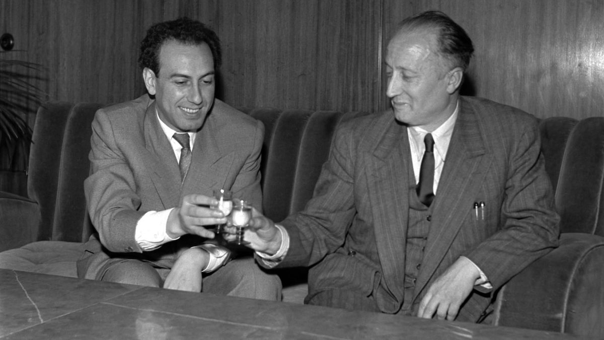 Artur London (vlevo) ještě jako náměstek ministra zahraničí s francouzským komunistou Raulem Calasem.