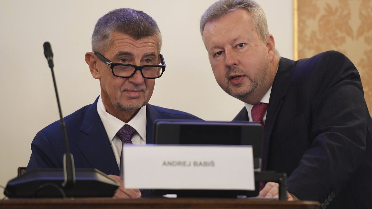 Premiér Andrej Babiš a ministr životního prostředí Richard Brabec na konferenci na téma Změna klimatu: ochrana a adaptace v podmínkách ČR