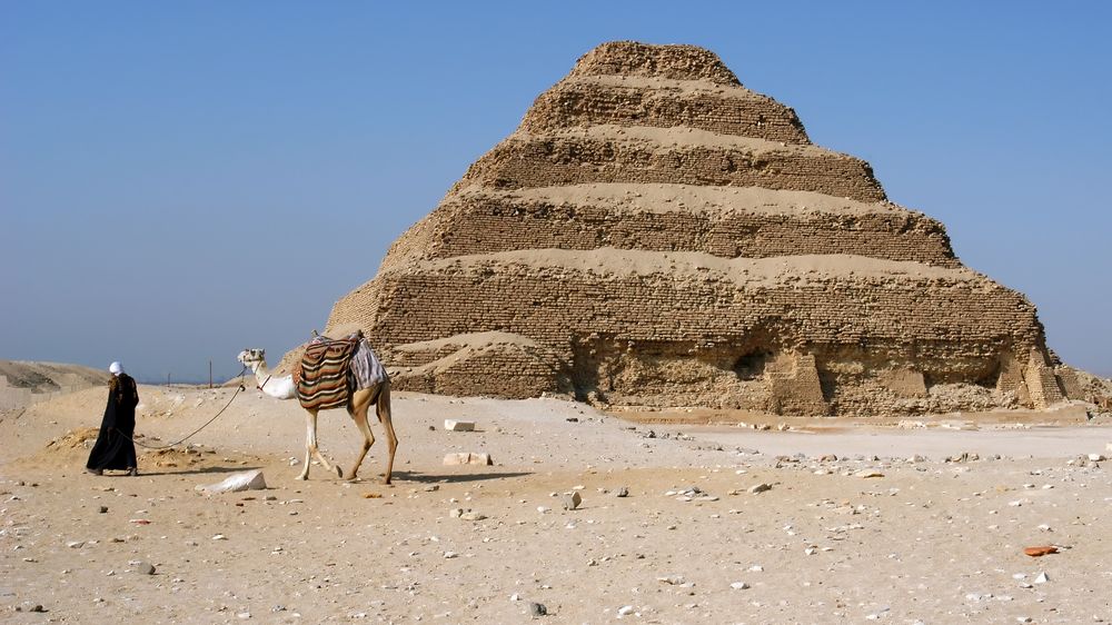 Džoserova pyramida je tou nejstarší v Egyptě.