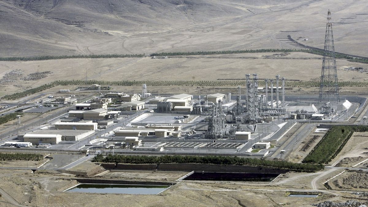 Íránské težkovodní zařízení v Araku (archivní foto)
