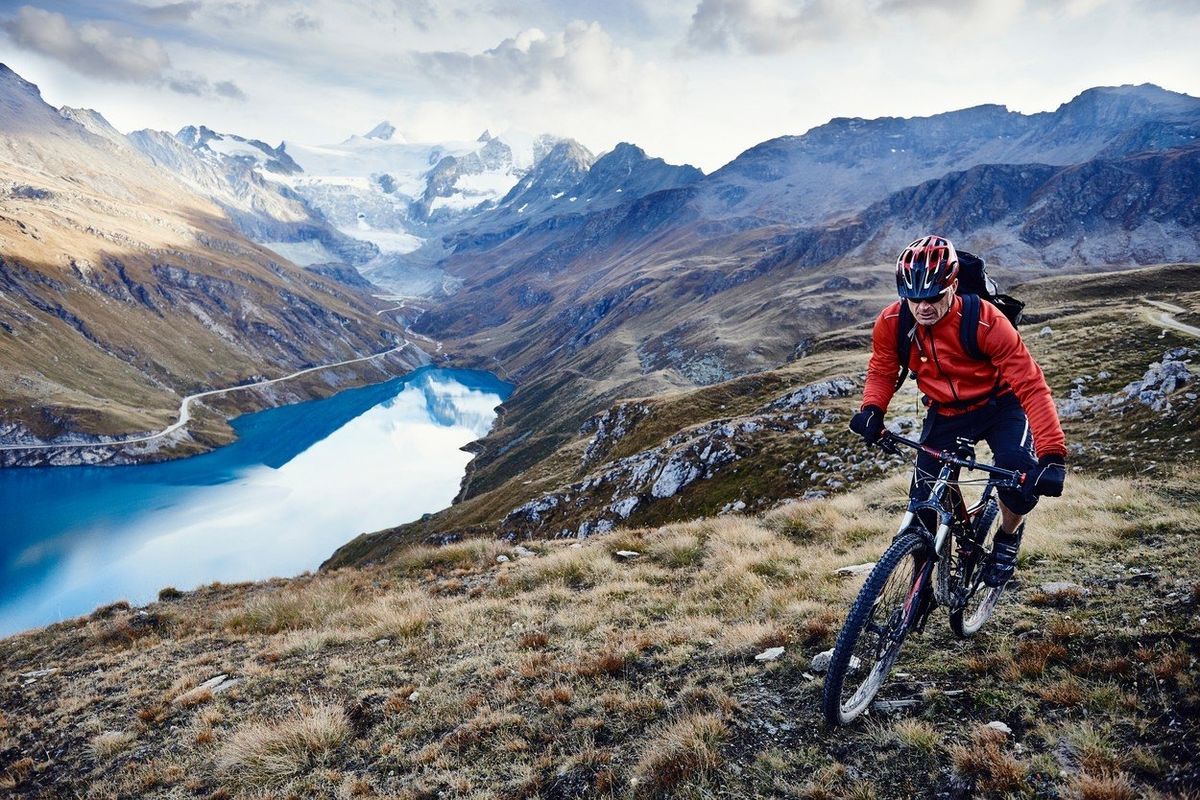Milovníky cyklistiky letos Švýcarsko potěšilo mnoha novými trasami.