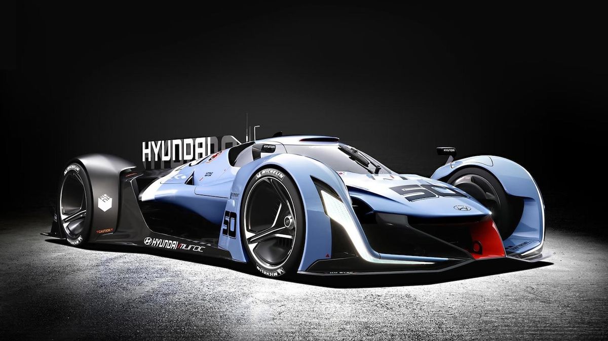 Hyundai N 2025 Vision Gran Turismo z roku 2015 (na snímku) bylo virtuálně poháněno elektřinou z vodíkových palivových článků.