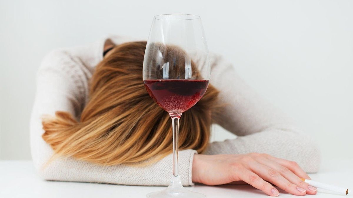 Co byste si měla vždy připomenout v okamžiku, když si naléváte další sklenku vína?