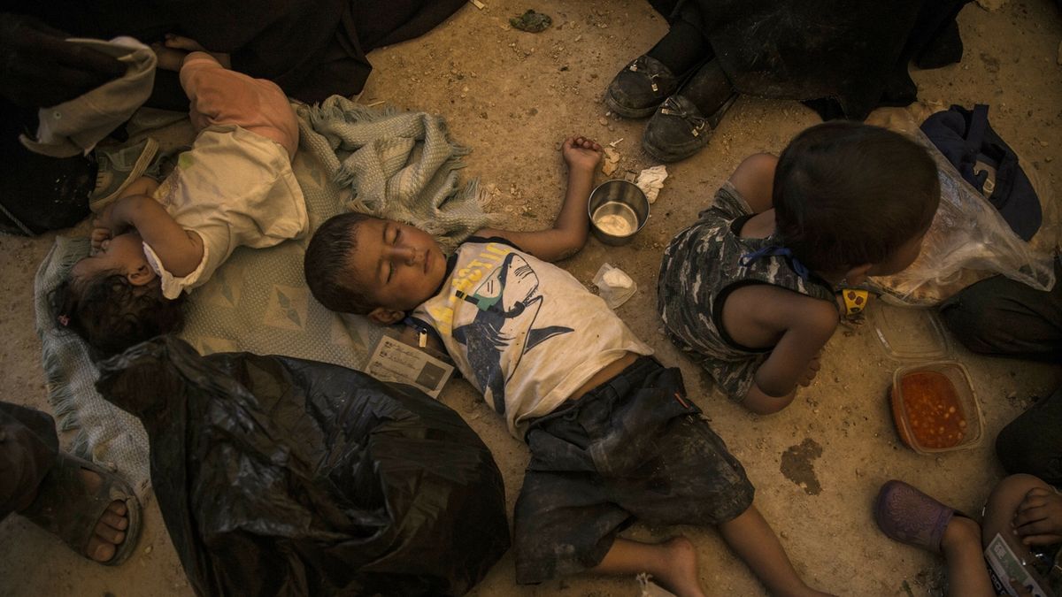 Děti džihádistů v táboře Al-Hul 